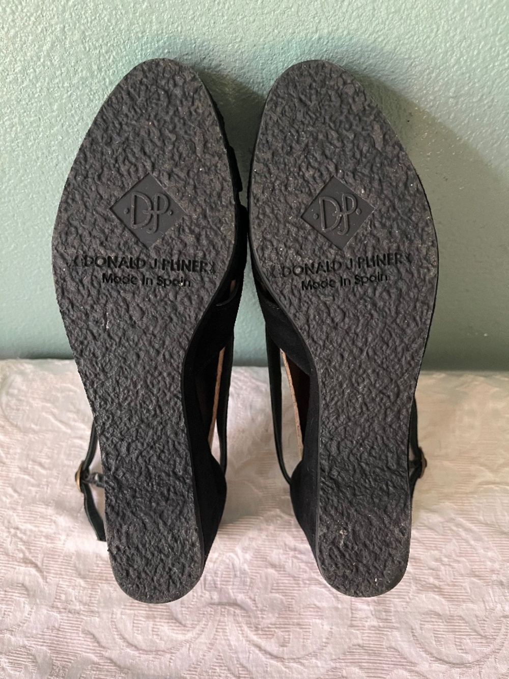 Donald J. Pilner Black Nubuck Dressy Wedge Sandals   Worn Twice  Size 7 - Picture 11 of 12